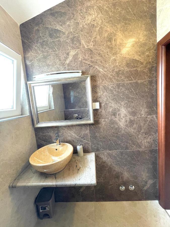 Apartments Harris Ulcinj Luaran gambar
